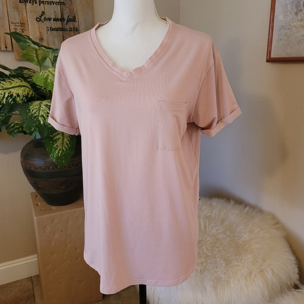 🩷Pretty Little Bipsy Tee🩷